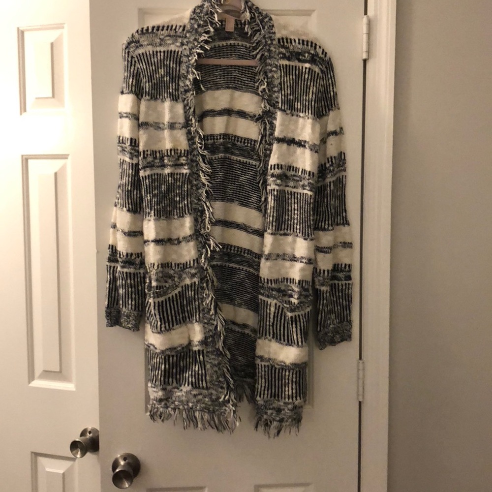 Black/white cardigan